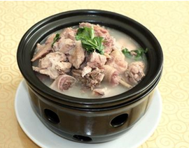 砂锅鸡块汤