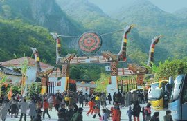 古潮音洞度假山寨