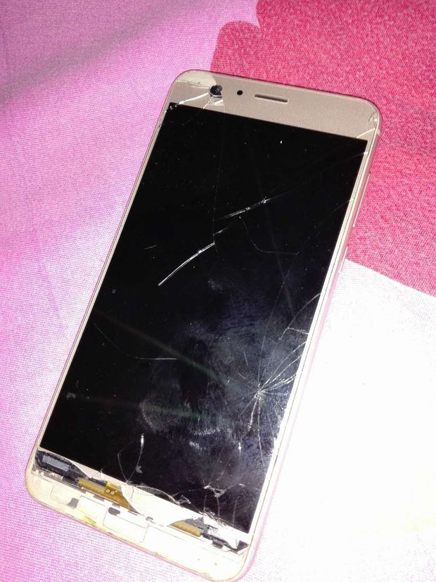 华为P9手机外屏碎了,内屏,以及其他功能一切正