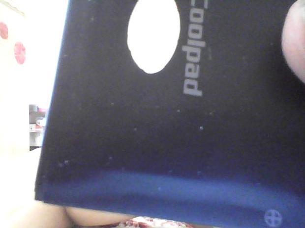 各位大神,我的手机电池是不是膨胀了,我的手机