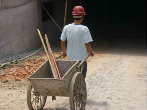 工地上的小工是干什么工作的_360问答