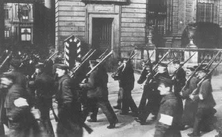德国十一朋革命是从1918-1919年德国资产