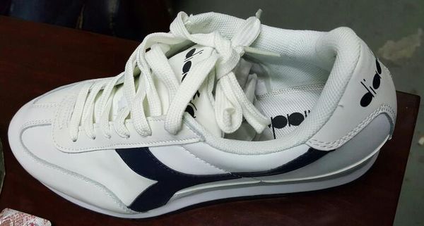 这款迪亚多纳的鞋 谁家有卖 ?_360问答