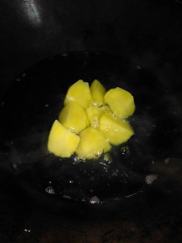 这到底是土豆还是红薯?如果是土豆那去皮煮了