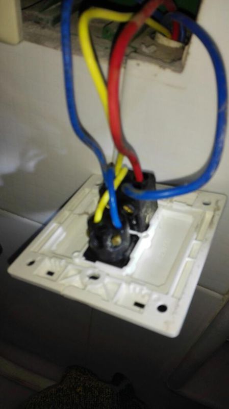 换水泵开关面板,不知道怎么接线,家中面板里的