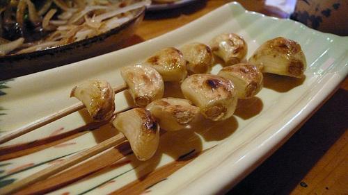 [转载]当你吃了5个烤大蒜后,24小时内,你的身体会发生惊人的变化!